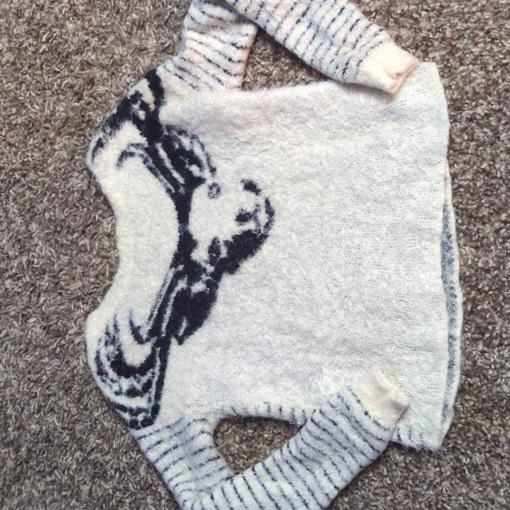 Guess super soft sweater